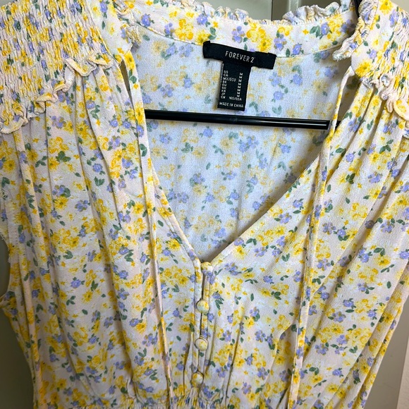 Yellow floral top - Picture 2 of 3